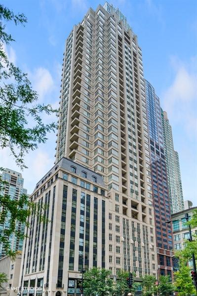 118 E Erie St. #17D, Chicago, IL 60611