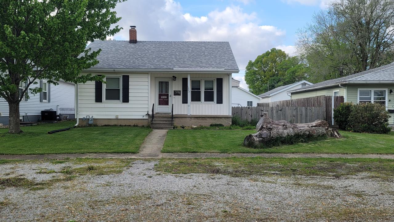 1203 E South St., Clinton, IL 61727