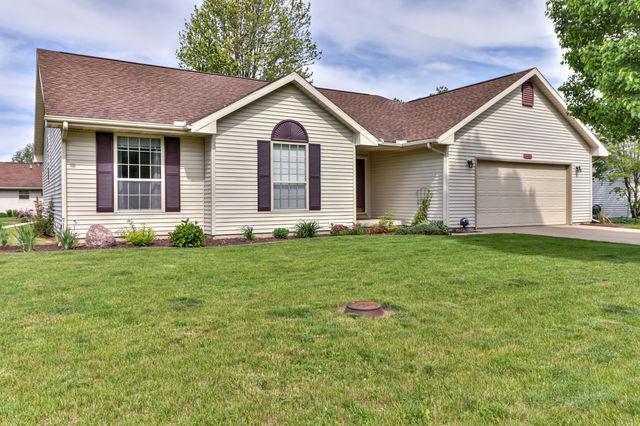 411 Laurel Dr., St. Joseph, IL 61873