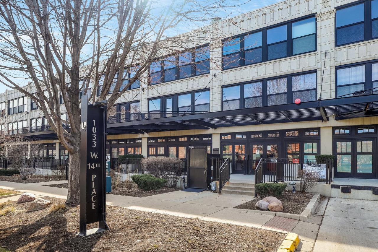 1033 W 14th Pl. #311, Chicago, IL 60608