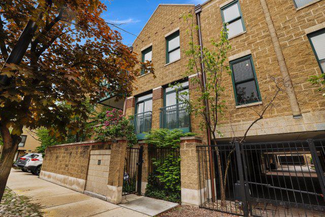 1637 N. Larrabee St. #A, Chicago, IL 60614