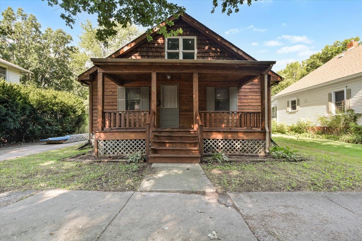 705 S Wabash Ave., Urbana, IL 61801