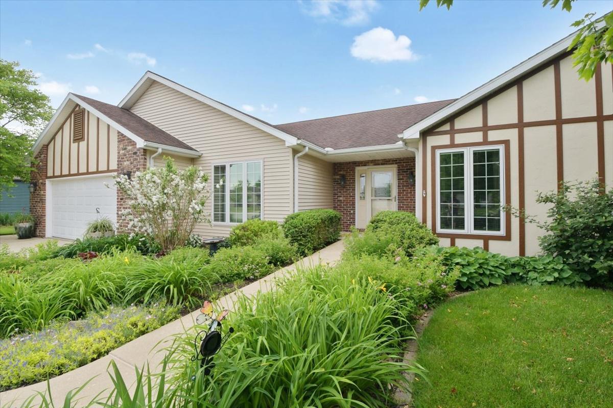 809 E Boone St., Tolono, IL 61880