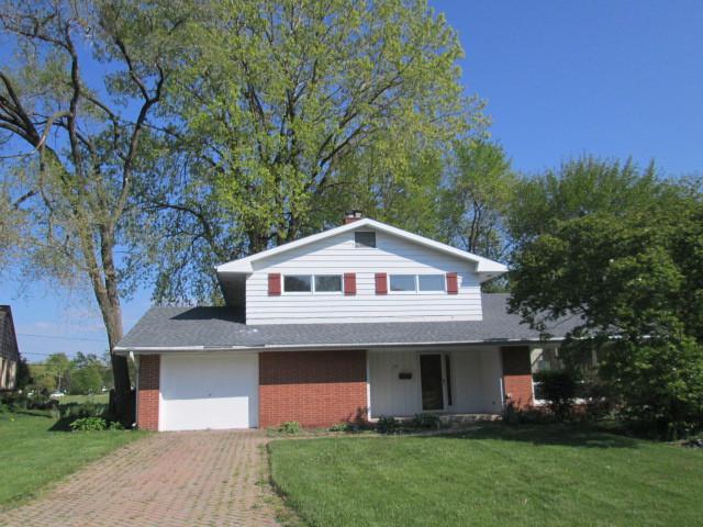 218 Briar Ln., North Aurora, IL 60542