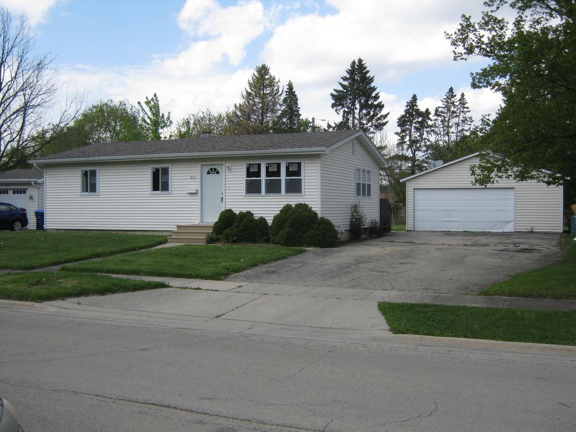 423 Best Ave., Dekalb, IL 60115