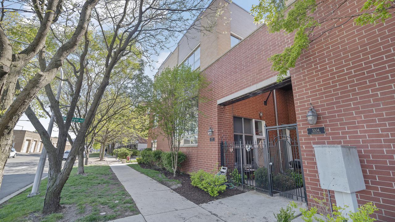 5300 N Ravenswood Ave. #2W, Chicago, IL 60640