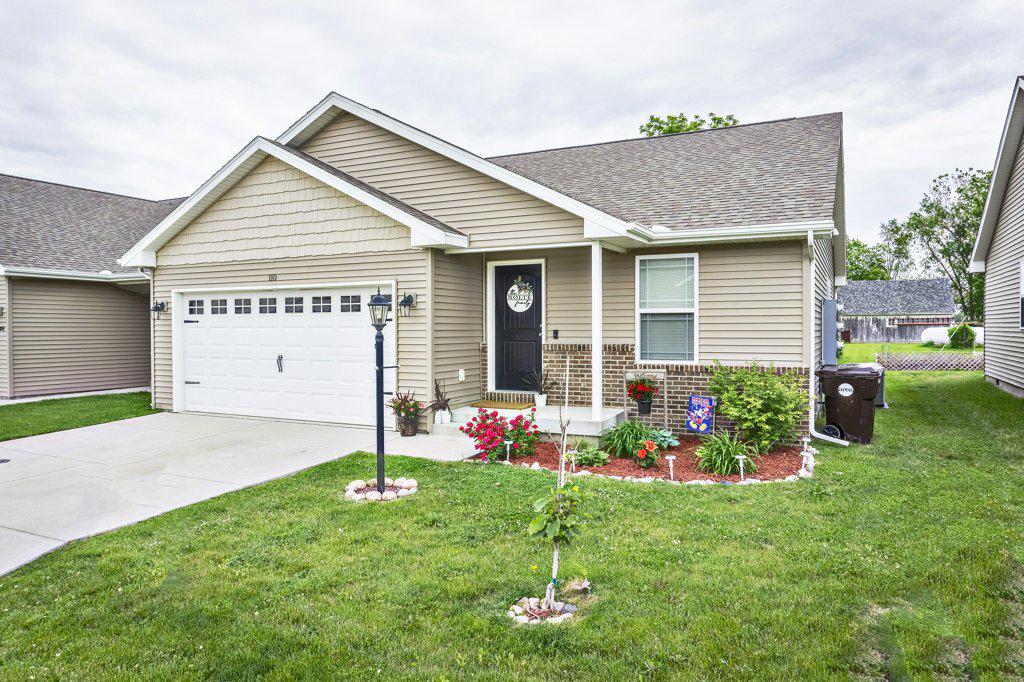 110 Sunset Ct., Fisher, IL 61843