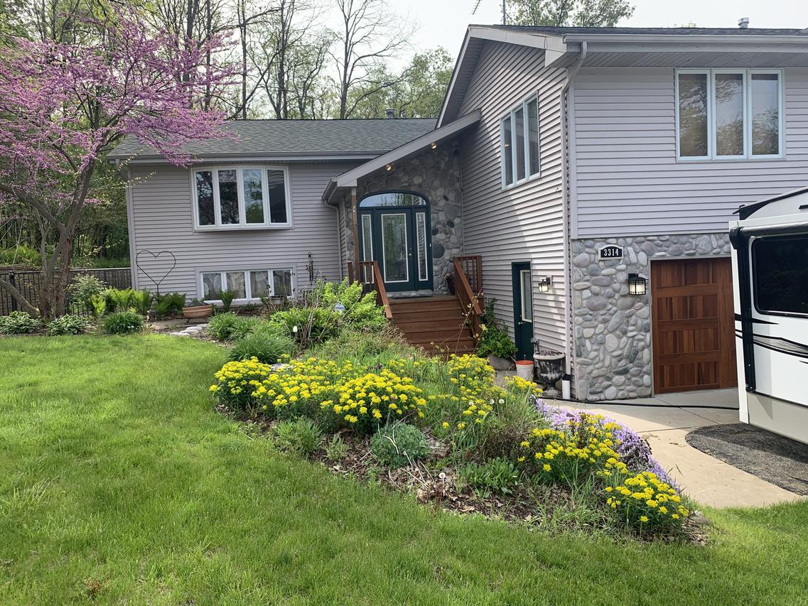 3314 E Lake Shore Dr., Wonder Lake, IL 60097
