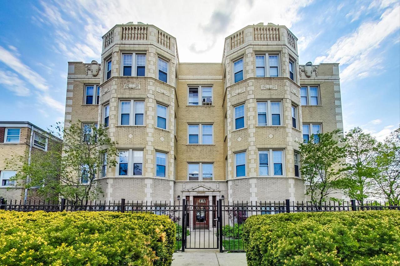 6205 N Oakley Ave. #1, Chicago, IL 60659