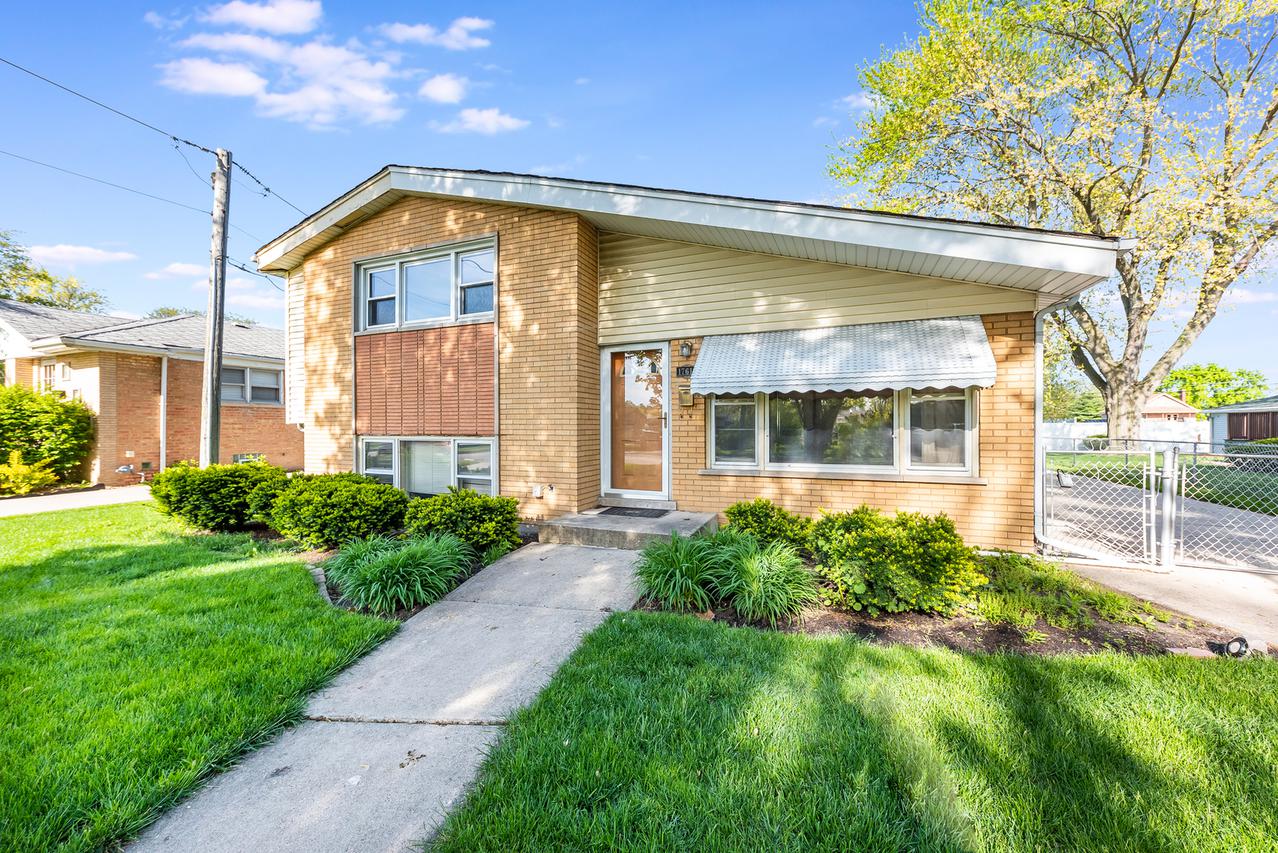 17613 68th Ct., Tinley Park, IL 60477