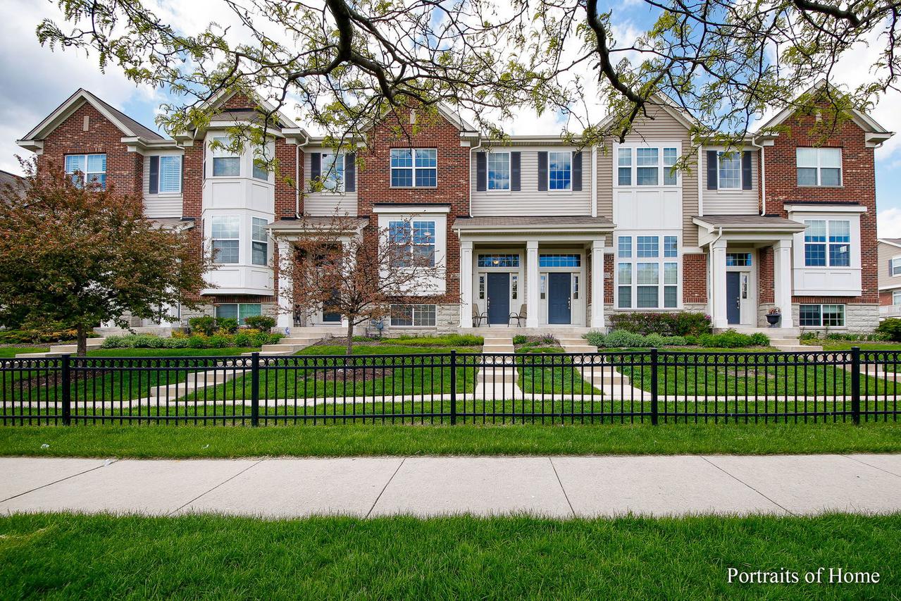 2522 Dunraven Ave., Naperville, IL 60540