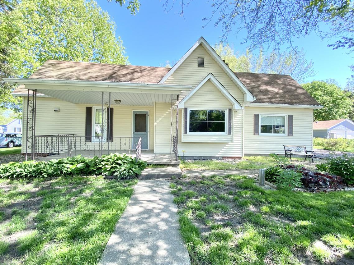 602 E Warren St., St. Joseph, IL 61873