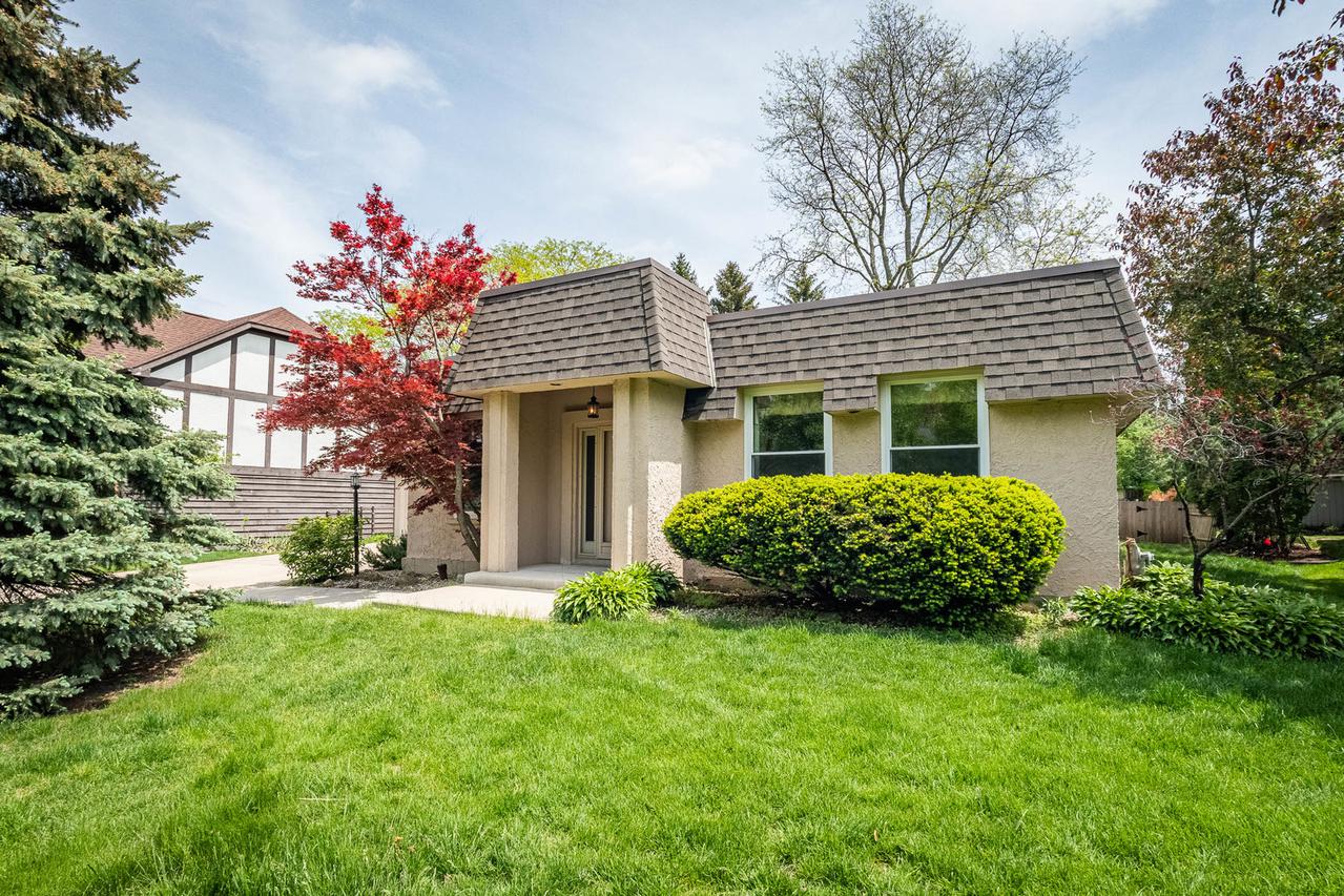 952 Norwood Ct., Naperville, IL 60540
