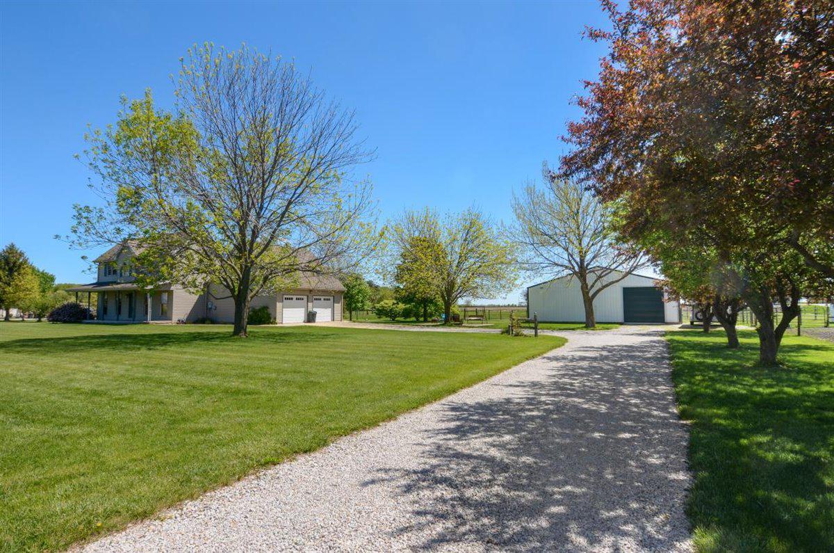 1552 County Road 2350, St. Joseph, IL 61873