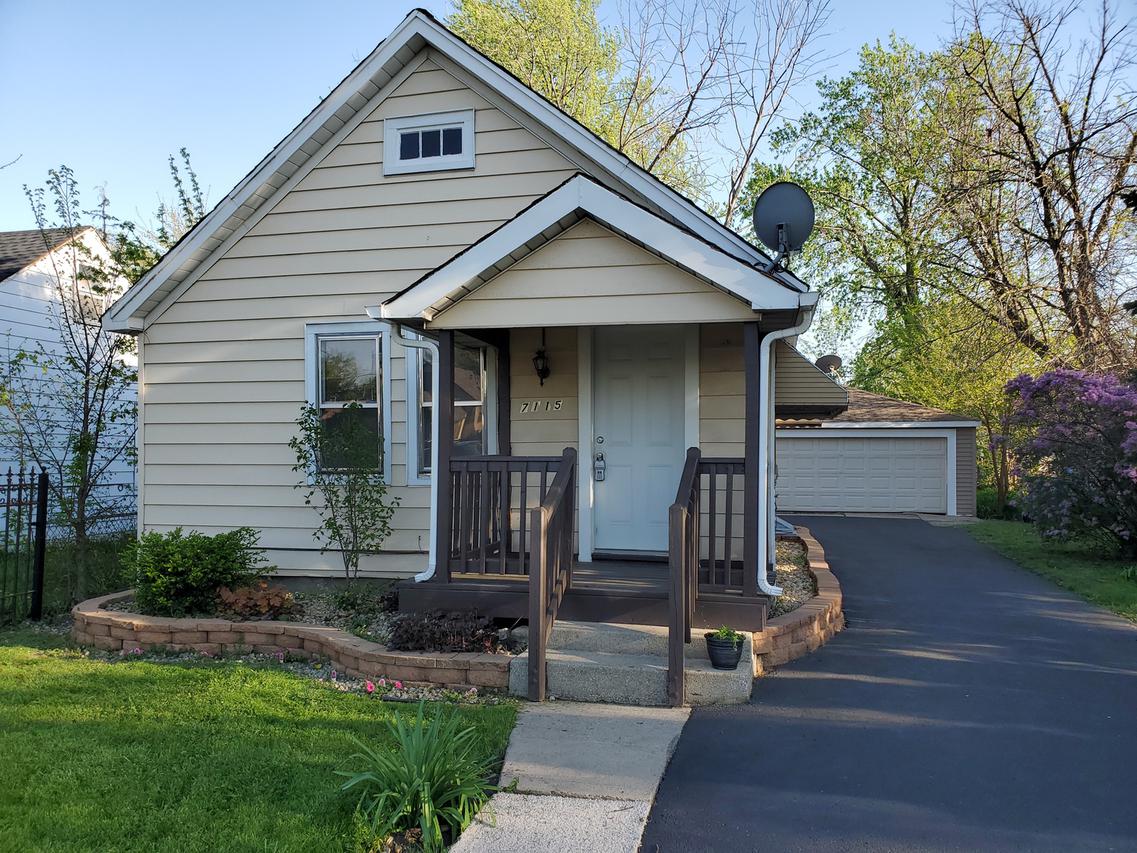 7115 W 74th St., Nottingham Park, IL 60638