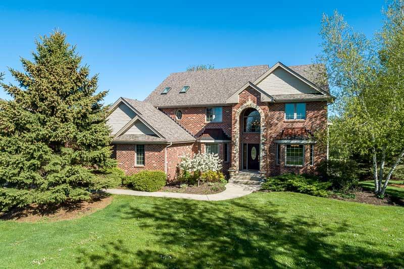 8696 Grandview Dr., Roscoe, IL 61073
