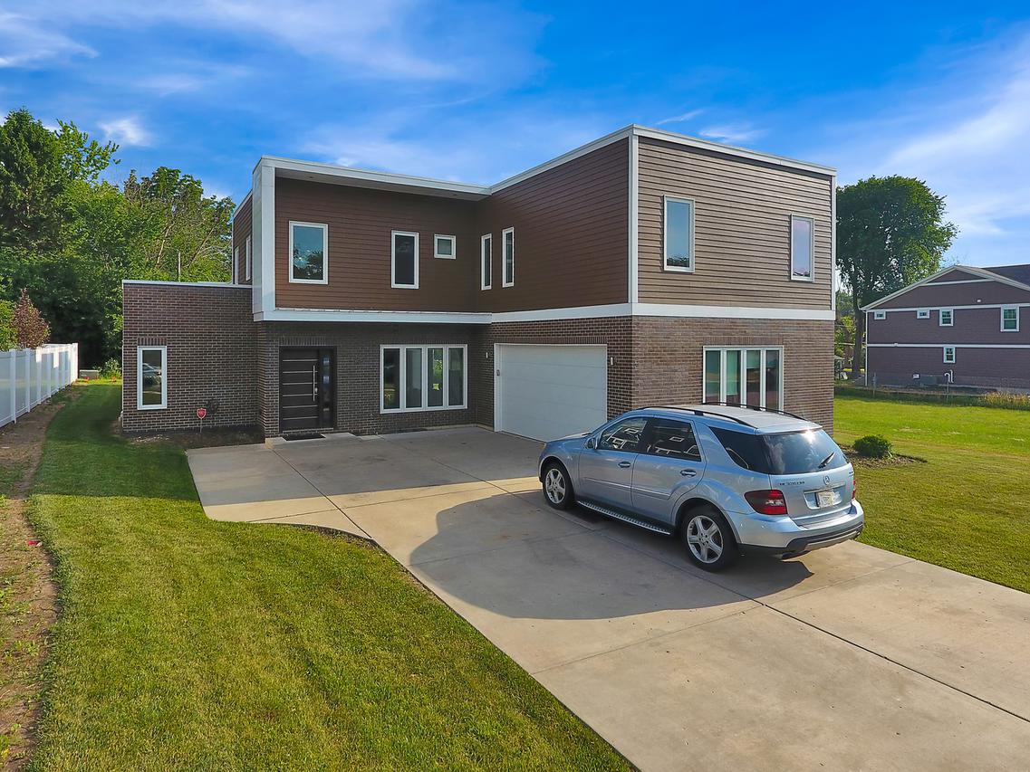 148 Timber Ct., Wood Dale, IL 60191