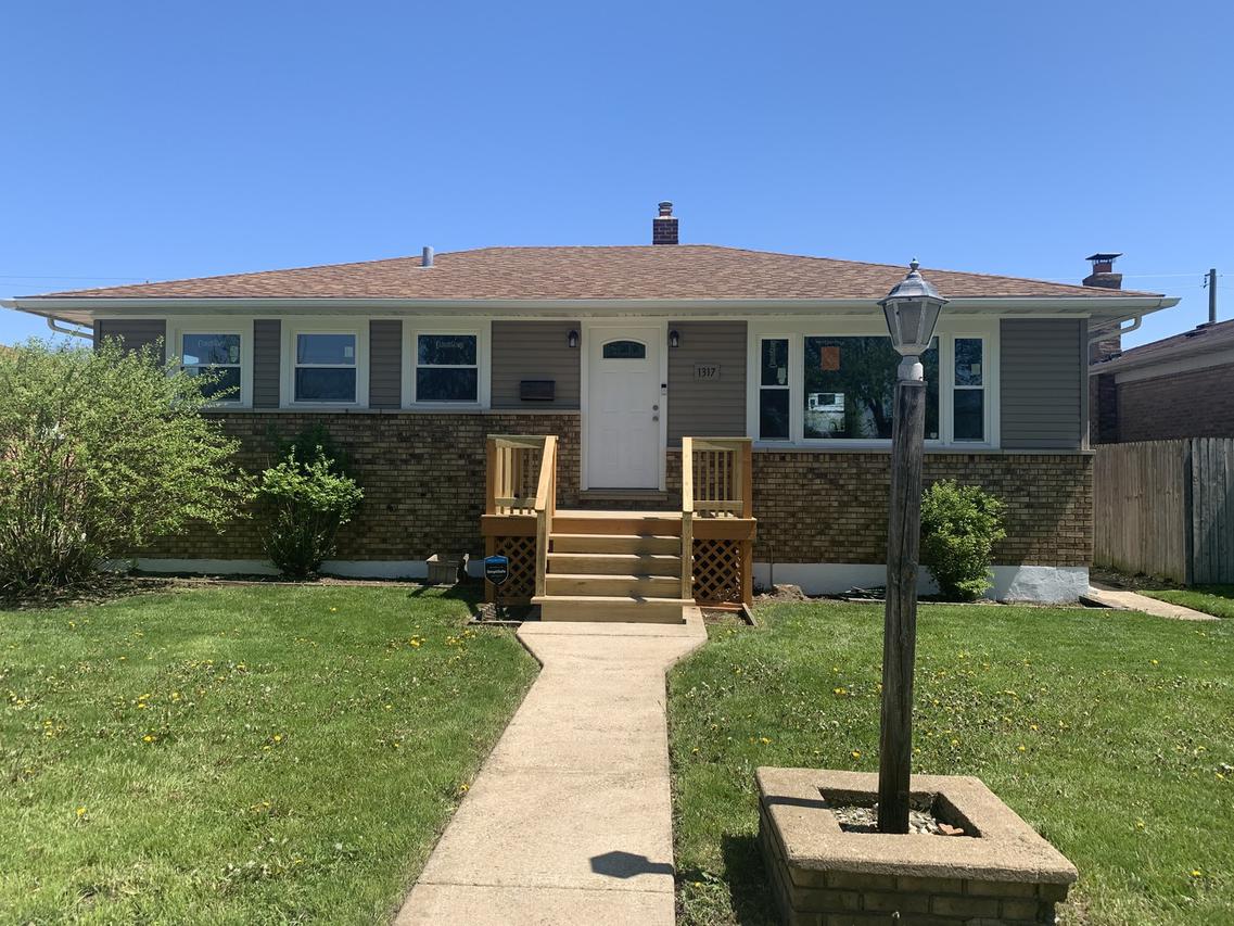 1317 Burnham Ave., Calumet City, IL 60409