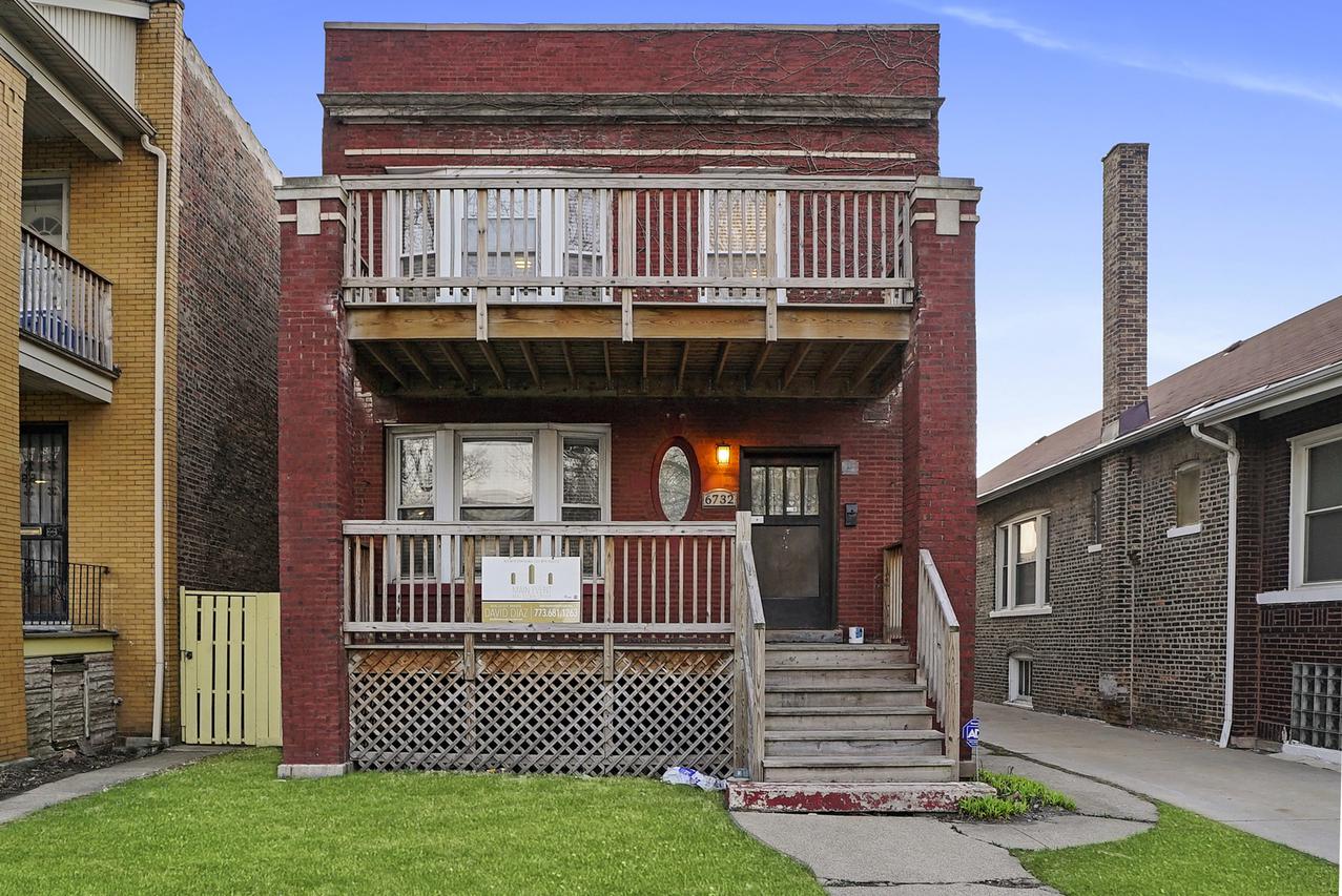 6732 S Prairie Ave., Chicago, IL 60637