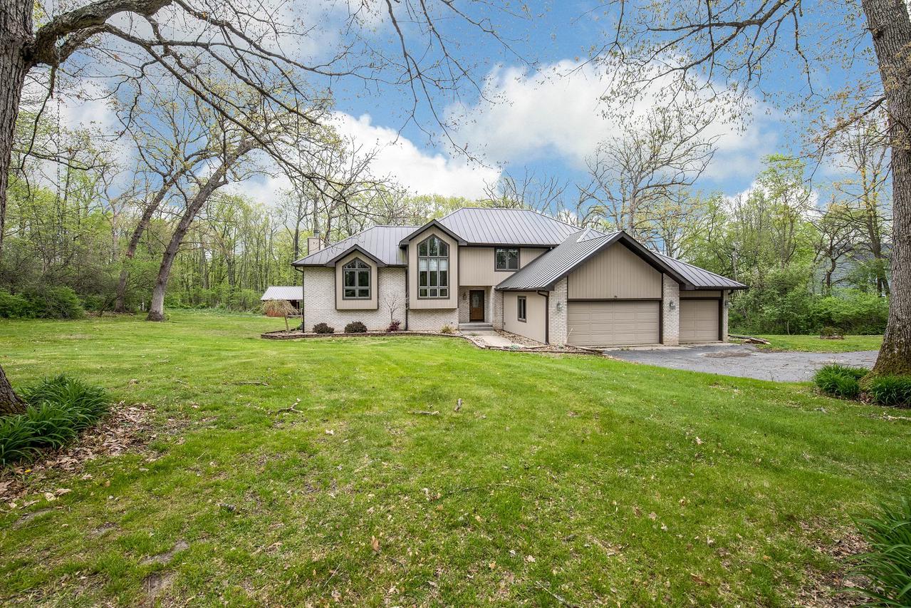 2976 W Forest Rd., Freeport, IL 61032