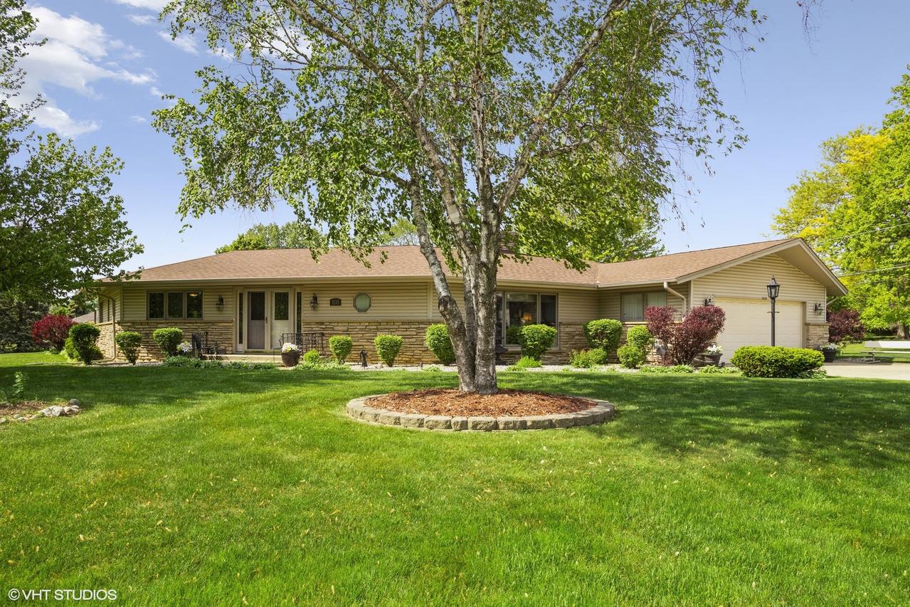 1535 Columbine Dr., Schaumburg, IL 60173