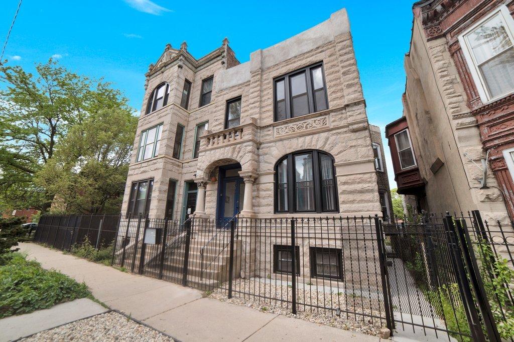 2646 W Crystal St., Chicago, IL 60622