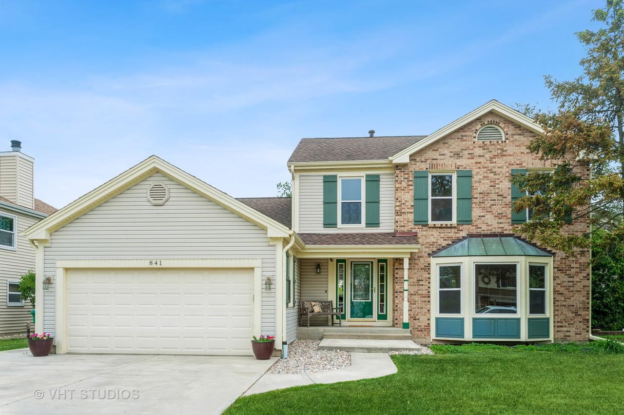 841 Willowbrook Dr., Wheeling, IL 60090