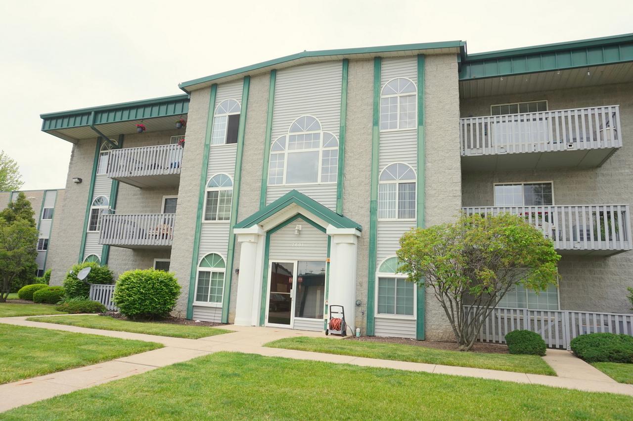 2891 Heritage Dr. #2D, Joliet, IL 60435