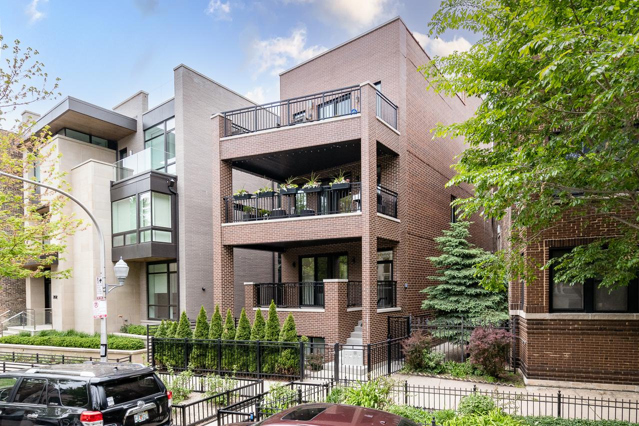 2908 N Burling St. #2, Chicago, IL 60657