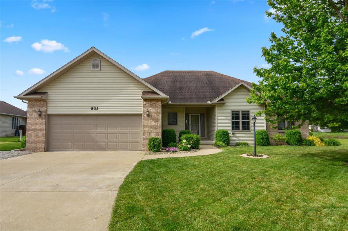 803 Kara Ave., St. Joseph, IL 61873