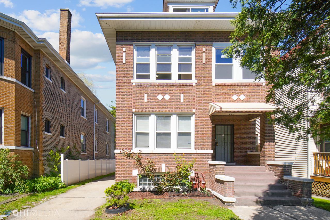 8548 S Exchange Ave., Chicago, IL 60617