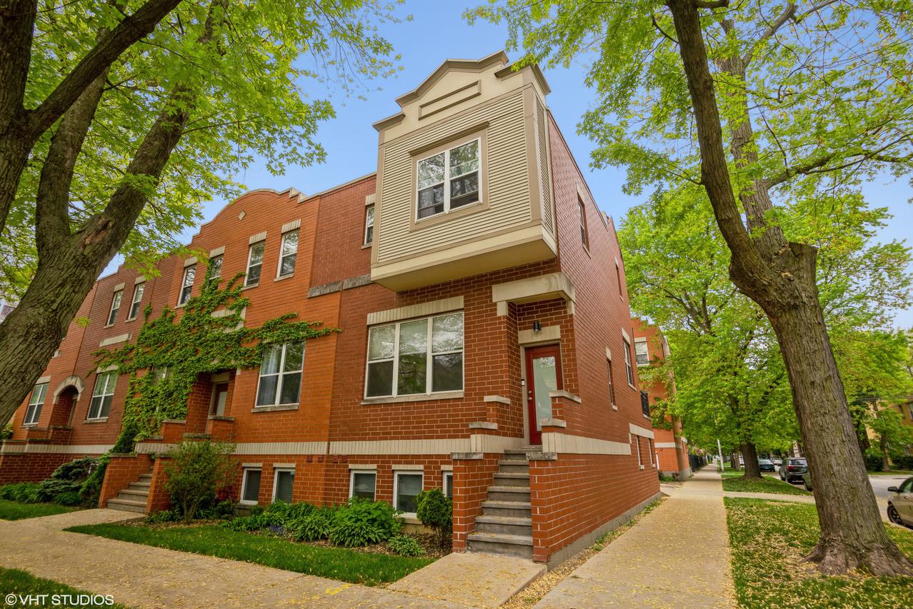 3258 N Hamlin Ave., Chicago, IL 60618
