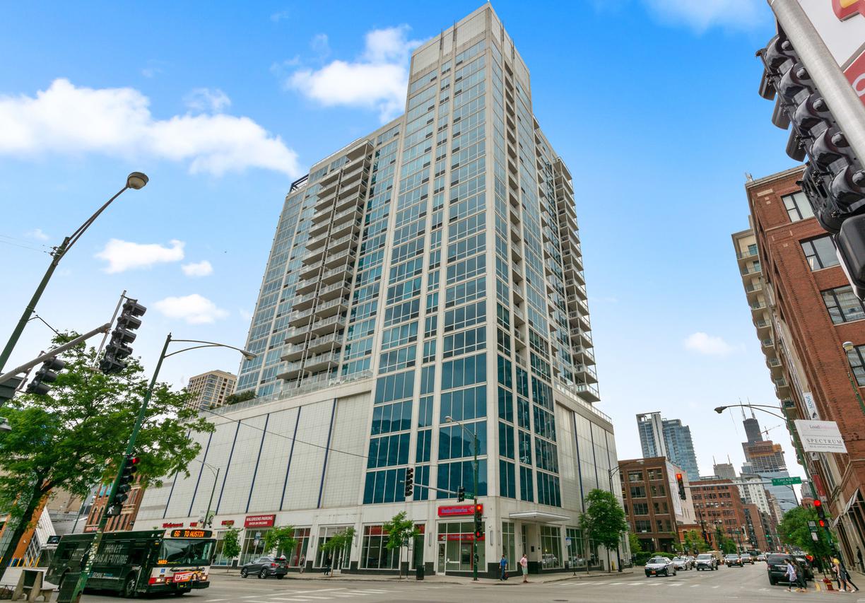 757 N Orleans St. #612, Chicago, IL 60654