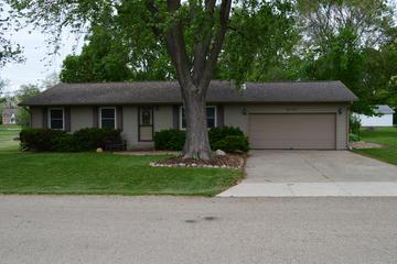 819 E Court St., Hennepin, IL 61327