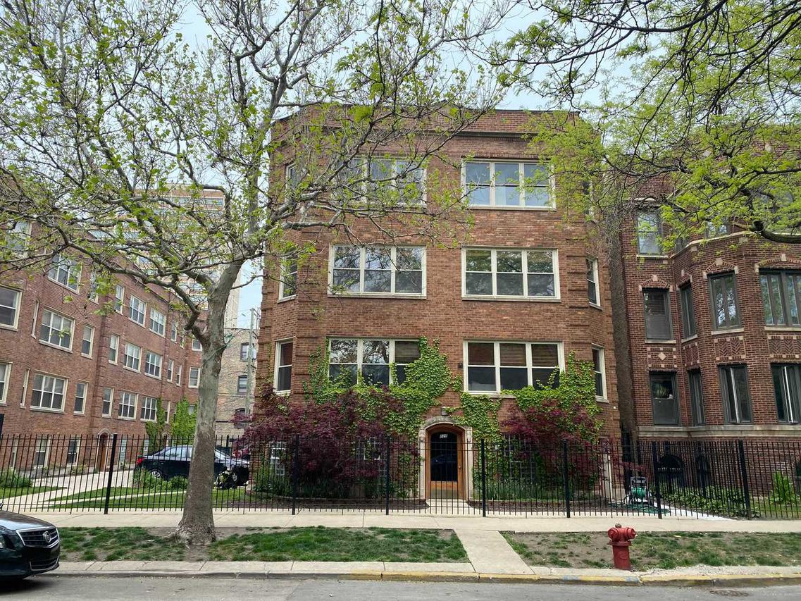 828 W Agatite Ave. #2, Chicago, IL 60640
