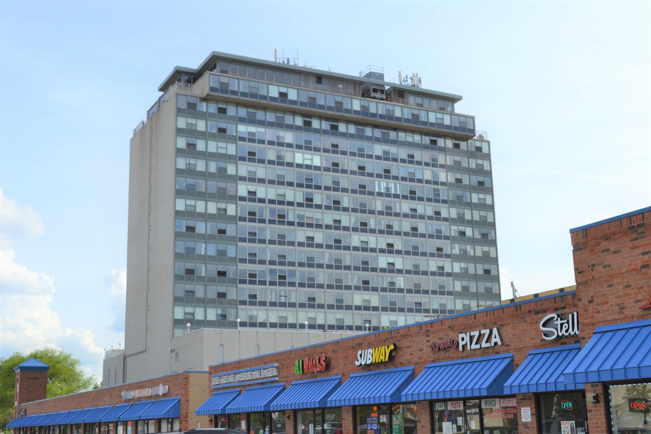 7234 W North Ave. #912, Elmwood Park, IL 60707
