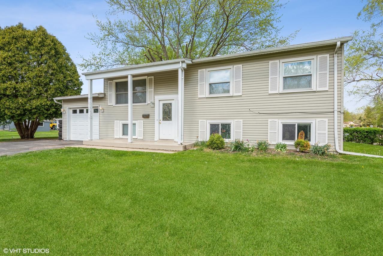 18524 W Geier Rd., Gurnee, IL 60031