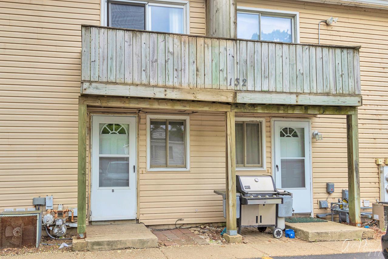 132 Cora Ave. #B, Fox Lake, IL 60020