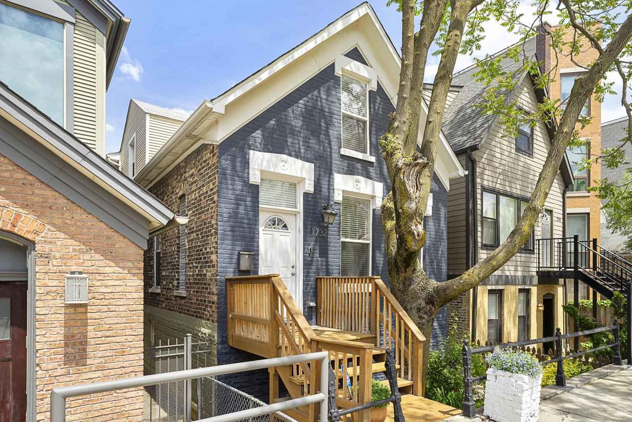 1732 W Beach Ave., Chicago, IL 60622