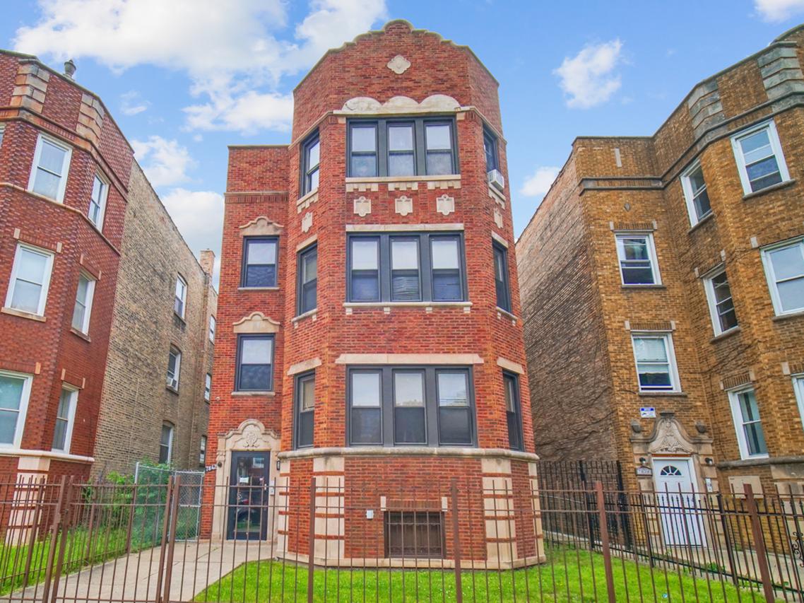 7842 S Winchester Ave., Chicago, IL 60620