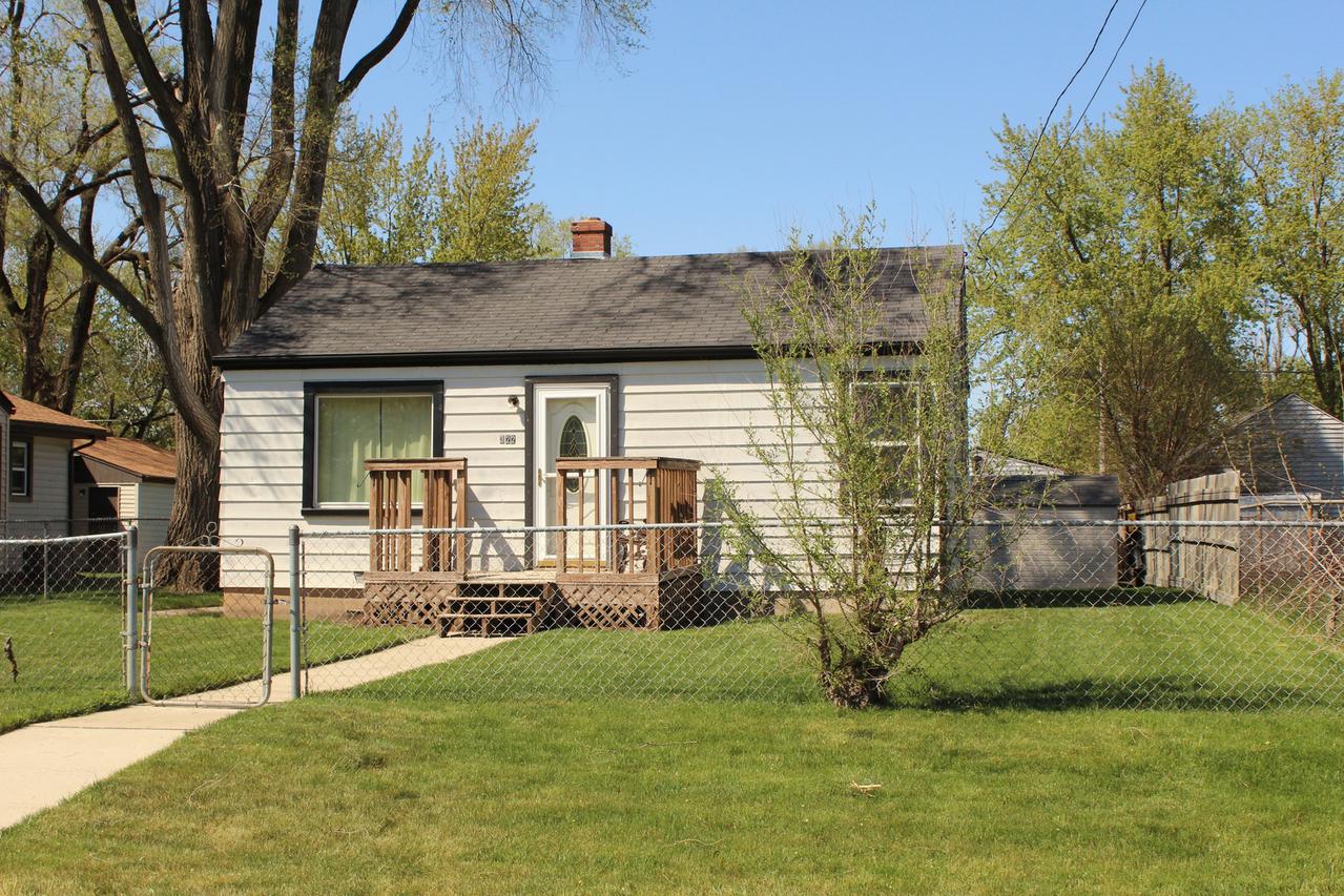 322 Harlem Rd., Machesney Park, IL 61115