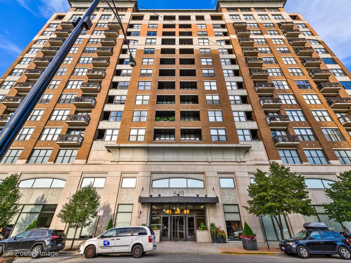 849 N Franklin St. #717, Chicago, IL 60610