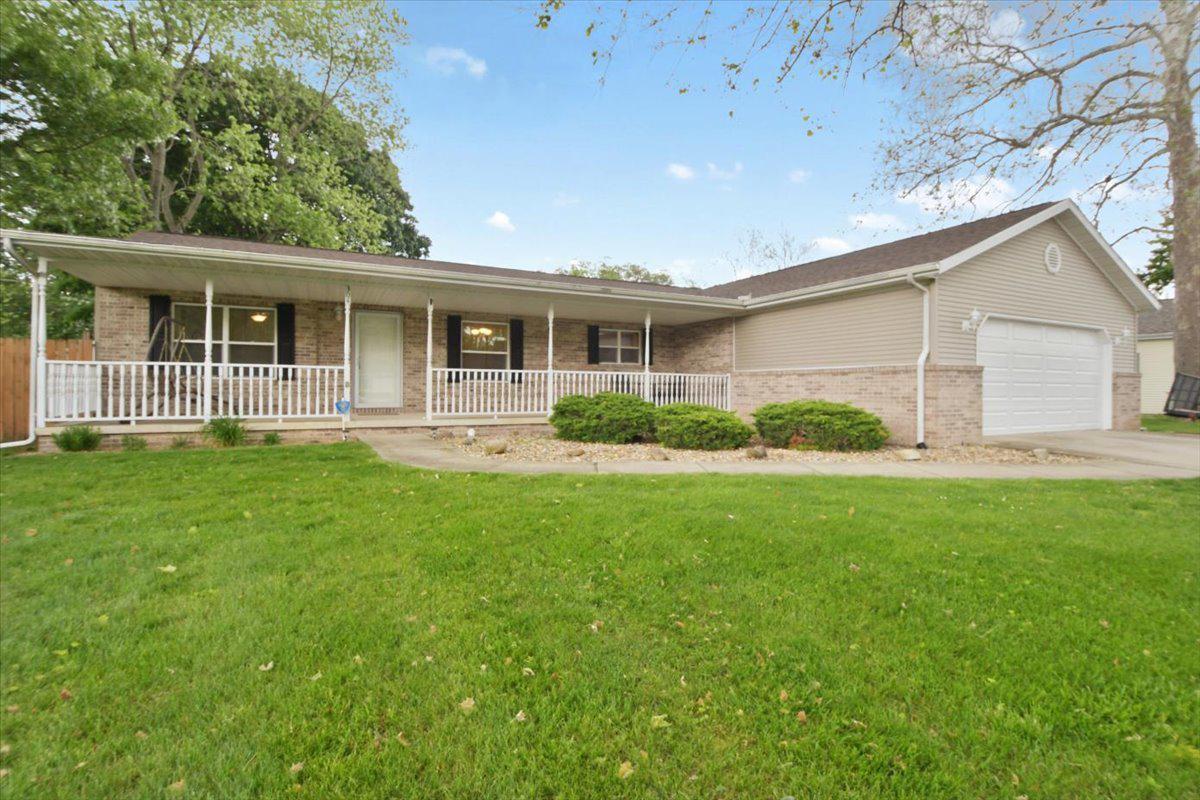 304 N 5th St., St. Joseph, IL 61873