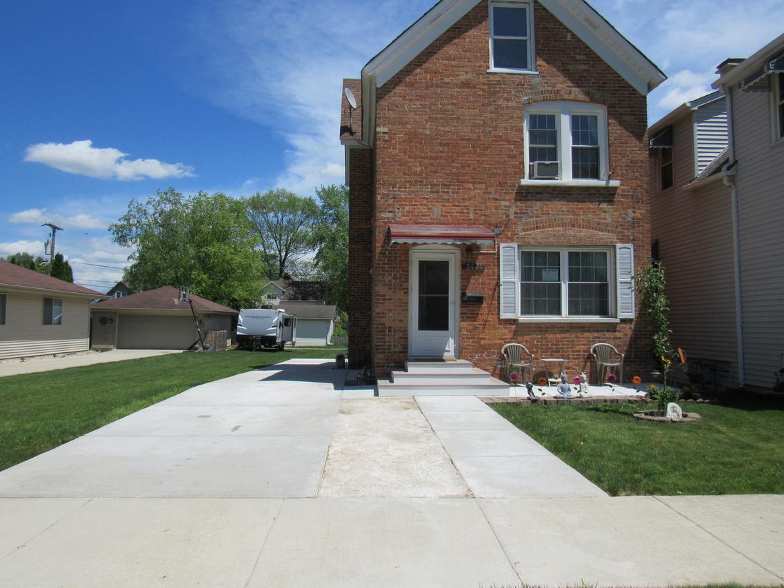3431 Phillips Ave., Steger, IL 60475