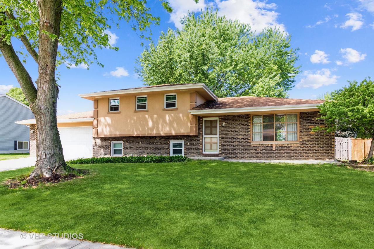 209 Shabbona Dr., Minooka, IL 60447