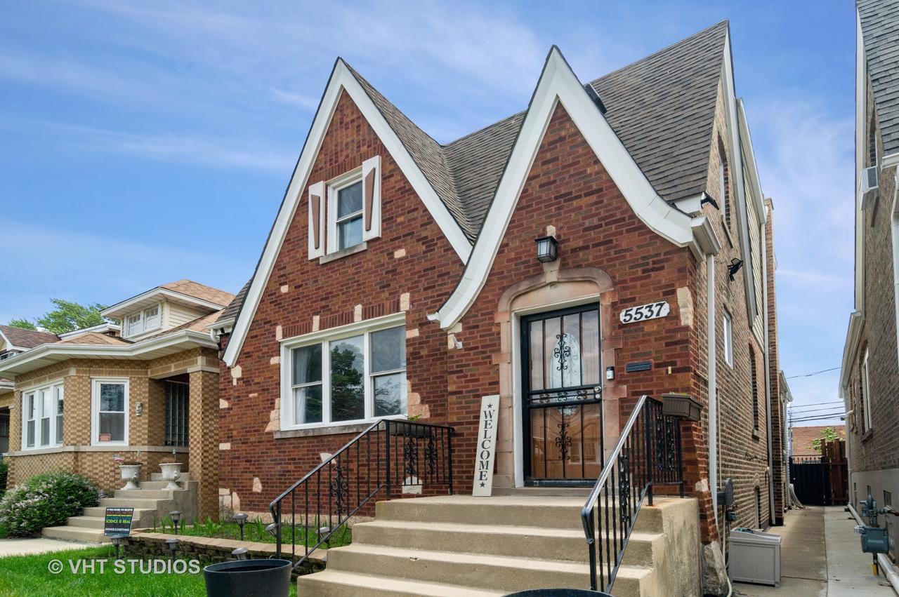 5537 W Melrose St., Chicago, IL 60641