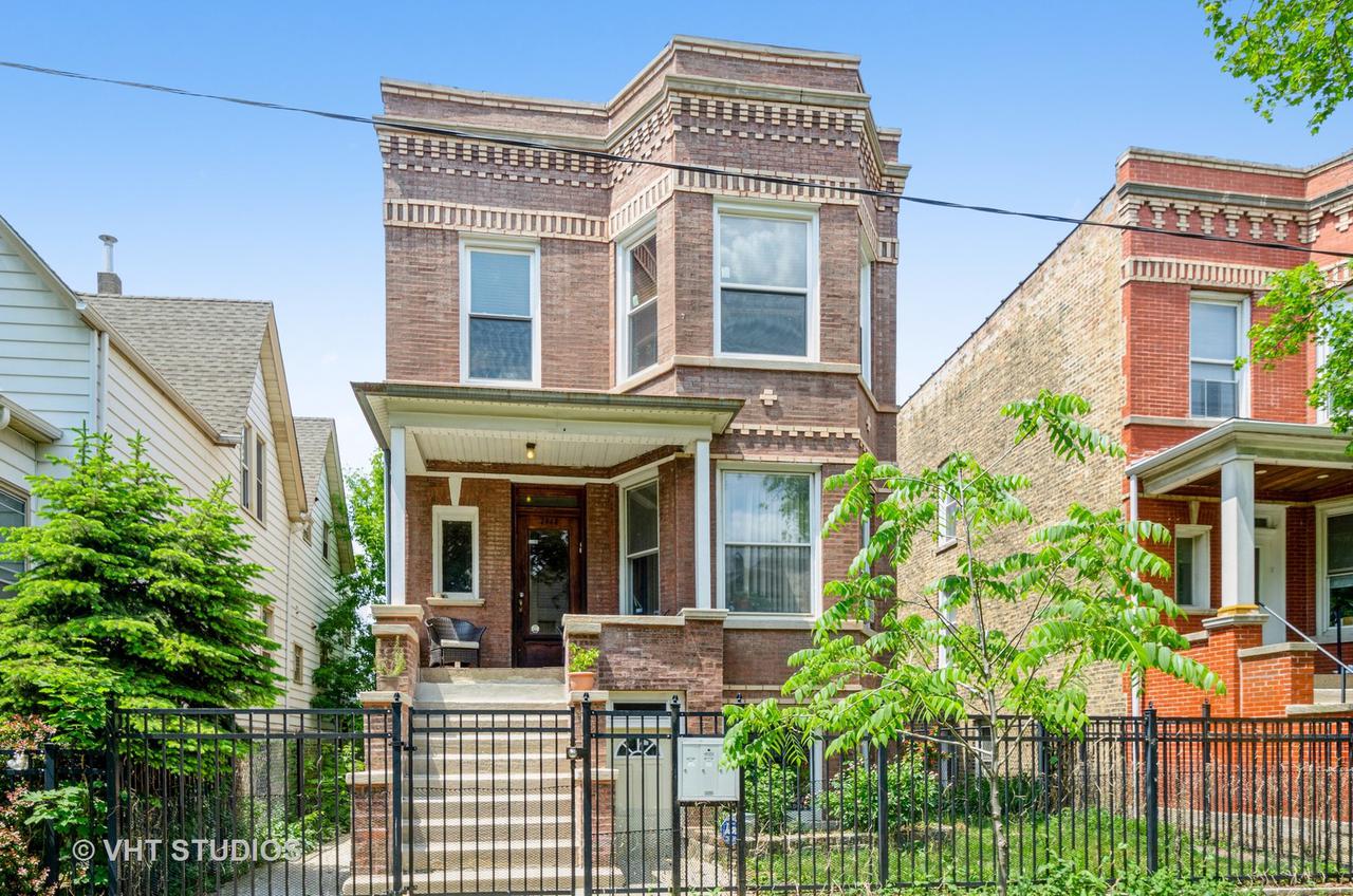 2944 N Ridgeway Ave., Chicago, IL 60618