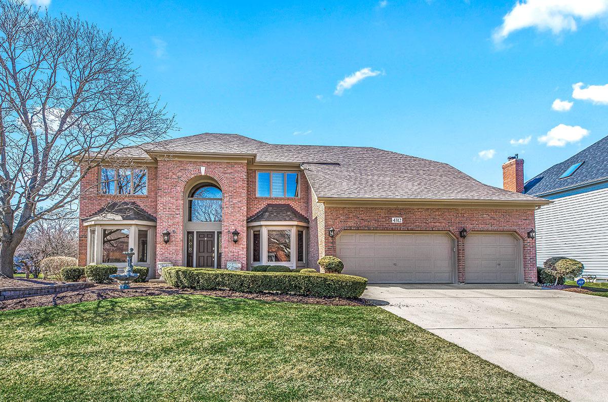 4312 Camelot Cir., Naperville, IL 60564