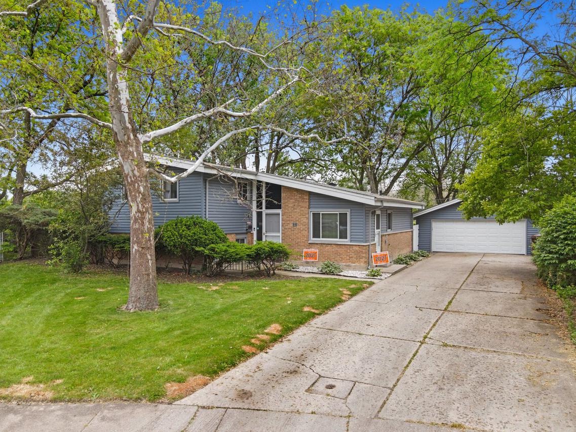 5 Warwick Ct., Park Forest, IL 60466