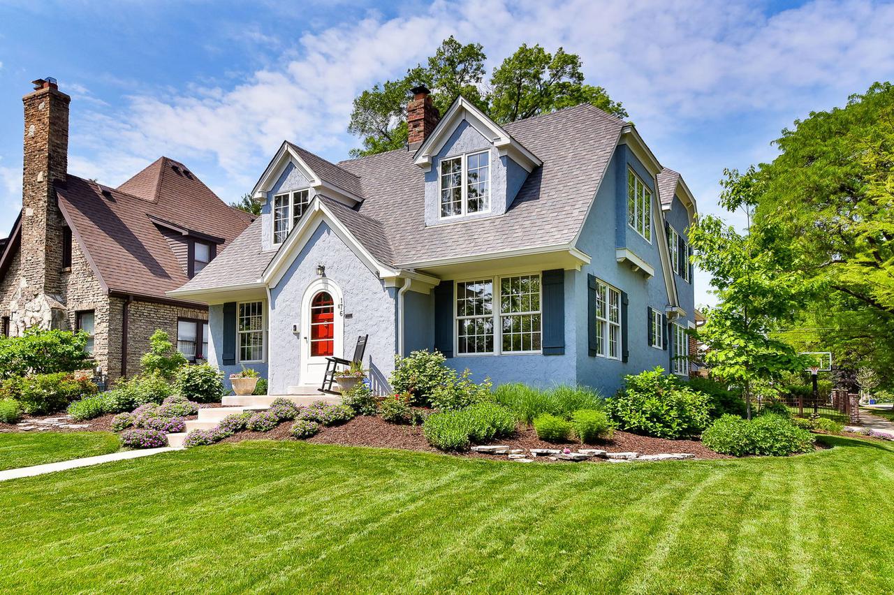 176 Crest Rd., Glen Ellyn, IL 60137